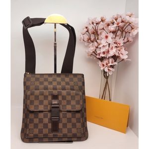 Louis Vuitton Pochette Melville Damier Ebene